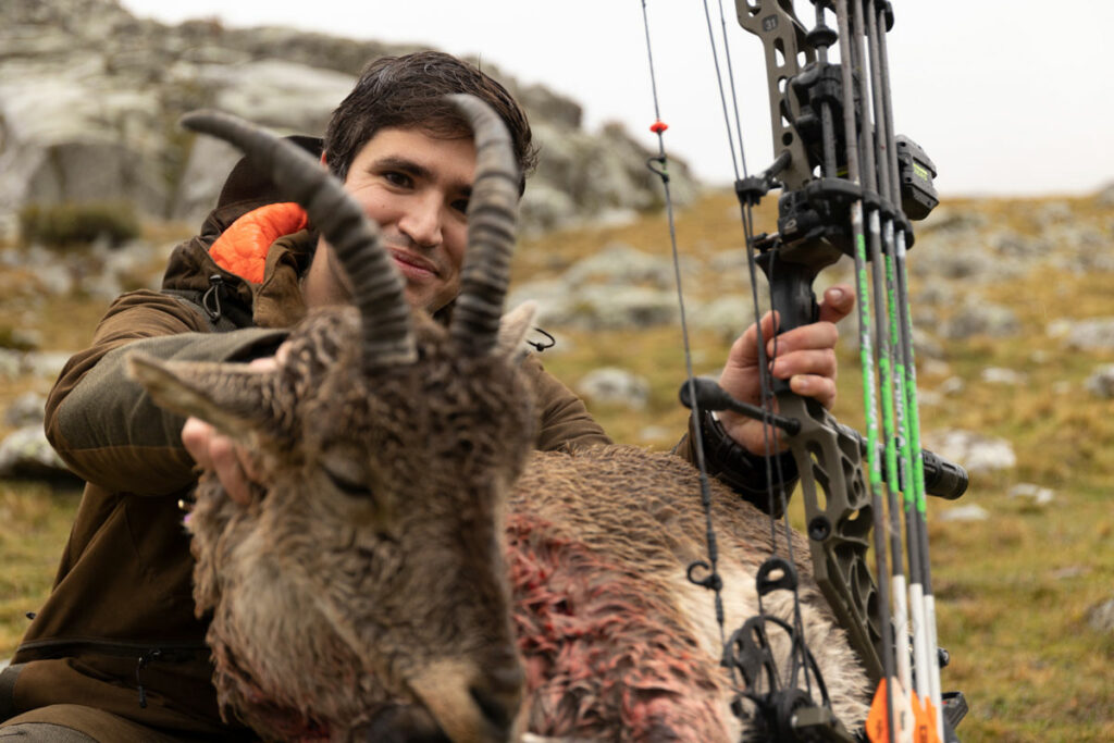 bowhunting in gredos mountain hunt in spain