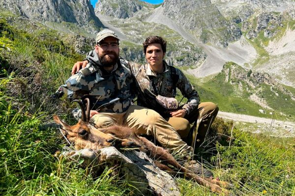 stalking a cantabrian chamois in spain hunt in spain