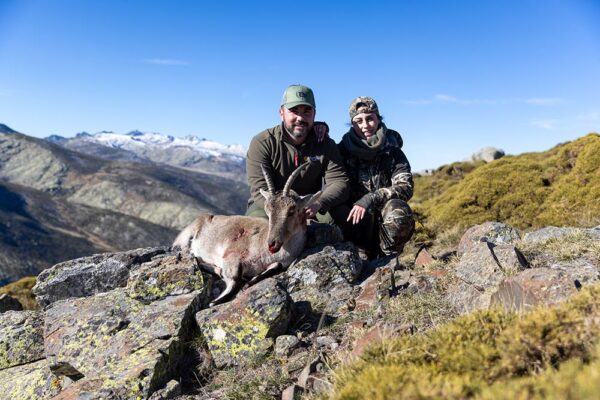 hunting-ibex-in-spain-hunting-in-spain-chasse-au-bouquetin-a--gredos