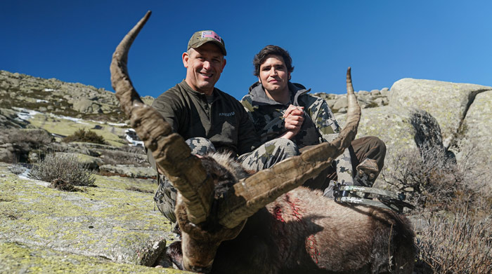 Viajes de caza en España: Las Mejores Experiencias de Caza Premium 2 Best hunting videos Gredos Ibex showcasing mountain hunts, traditional Spanish hunting culture, and trophy Ibex in their natural habitat.