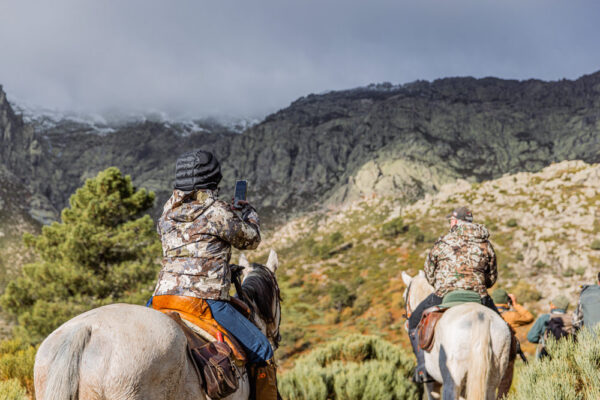 horseback riding hunt